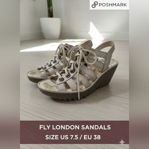 FLY LONDON Yuke Metallic Silver Wedge Sandals EU 38 / US 7.5